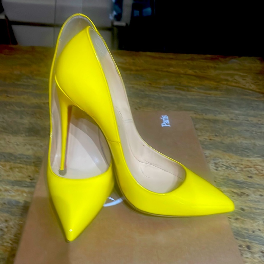 Beautiful Sun colored Pigalle Follies, 120 Patent. Only worn twice